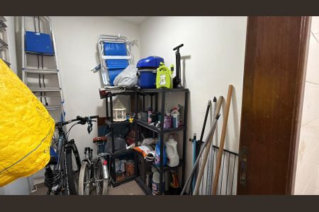 Casa à venda com 100m², 2 quartos e 1 vagaQuarto de Serviço