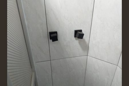 Apartamento à venda com 75m², 2 quartos e 1 vaga Apartamento à venda com 75m², 2 quartos e 1 vagaBanheiro