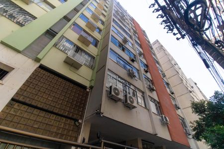Apartamento à venda com 110m², 3 quartos e 1 vaga Apartamento à venda com 110m², 3 quartos e 1 vagaFachada