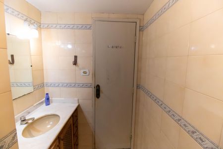 Apartamento à venda com 110m², 3 quartos e 1 vaga Apartamento à venda com 110m², 3 quartos e 1 vagaBanheiro Social