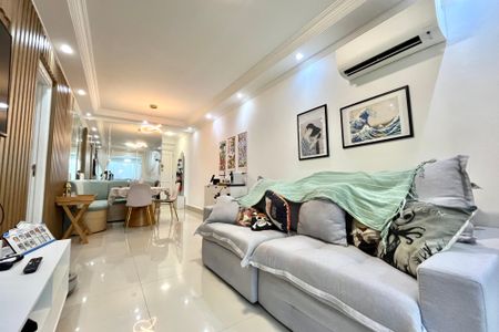 Apartamento à venda com 107m², 4 quartos e 2 vagas Apartamento à venda com 107m², 4 quartos e 2 vagasSala