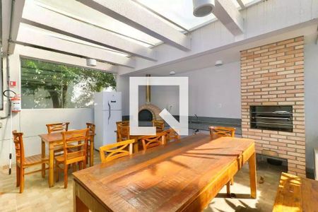 Apartamento à venda com 107m², 4 quartos e 2 vagas Apartamento à venda com 107m², 4 quartos e 2 vagasÁrea comum - Churrasqueira