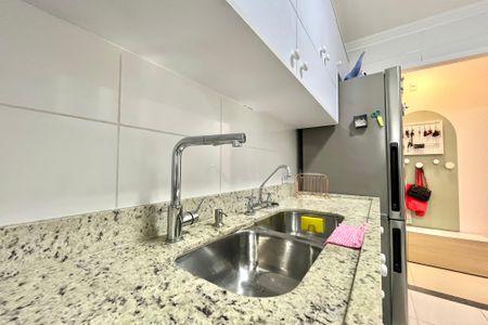 Apartamento à venda com 107m², 4 quartos e 2 vagas Apartamento à venda com 107m², 4 quartos e 2 vagasCozinha