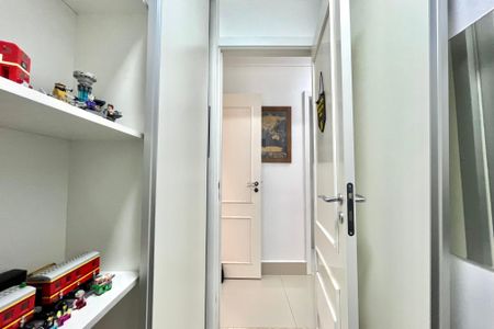 Apartamento à venda com 107m², 4 quartos e 2 vagas Apartamento à venda com 107m², 4 quartos e 2 vagasEscritório