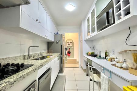 Apartamento à venda com 107m², 4 quartos e 2 vagas Apartamento à venda com 107m², 4 quartos e 2 vagasCozinha
