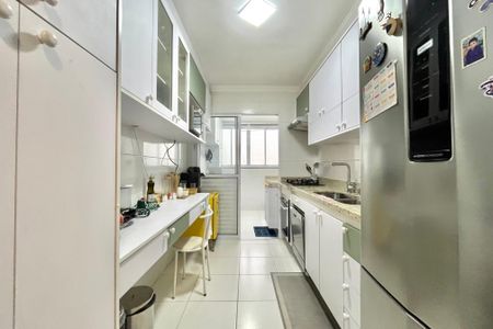 Apartamento à venda com 107m², 4 quartos e 2 vagas Apartamento à venda com 107m², 4 quartos e 2 vagasCozinha