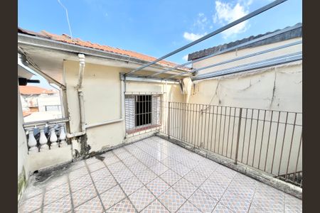 Casa para alugar com 170m², 2 quartos e 1 vaga Casa para alugar com 170m², 2 quartos e 1 vagaVaranda