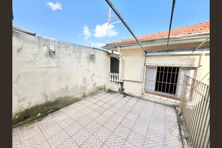 Casa para alugar com 170m², 2 quartos e 1 vaga Casa para alugar com 170m², 2 quartos e 1 vagaVaranda