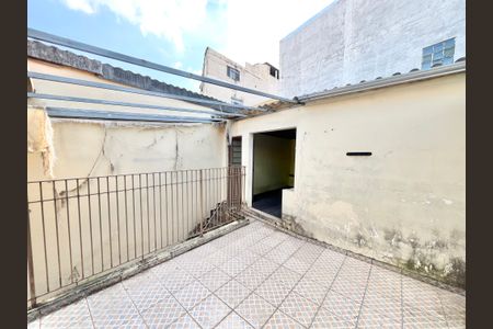 Casa para alugar com 170m², 2 quartos e 1 vaga Casa para alugar com 170m², 2 quartos e 1 vagaVaranda