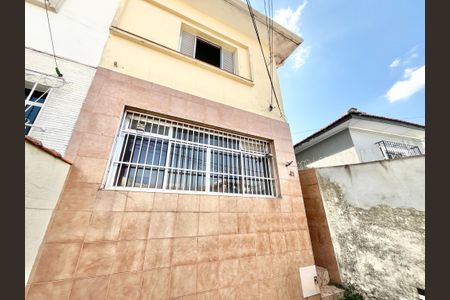 Casa para alugar com 170m², 2 quartos e 1 vaga Casa para alugar com 170m², 2 quartos e 1 vagaFachada