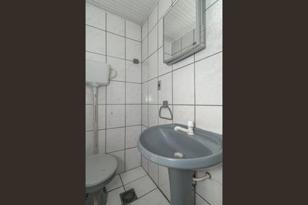 Banheiro de apartamento para alugar com 1 quarto, 60m² em Passo D’areia, Porto Alegre