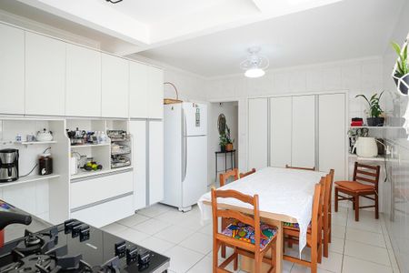 Casa à venda com 340m², 3 quartos e 2 vagasCozinha