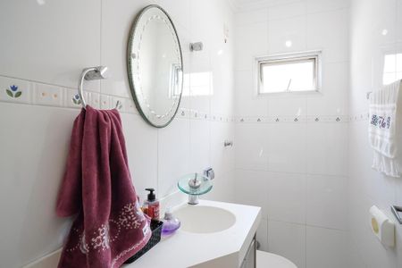 Casa à venda com 340m², 3 quartos e 2 vagasLavabo