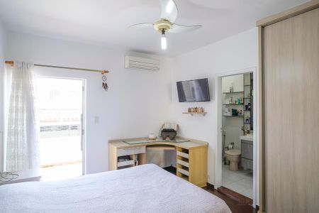 Casa à venda com 340m², 3 quartos e 2 vagasSuíte