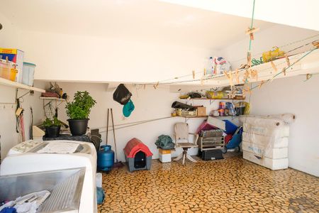 Casa à venda com 340m², 3 quartos e 2 vagasÁrea de serviço