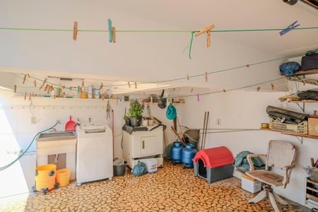 Casa à venda com 340m², 3 quartos e 2 vagasÁrea de serviço