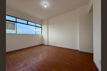 Apartamento à venda com 3 quartos, 70m² em Carlos Prates, Belo Horizonte