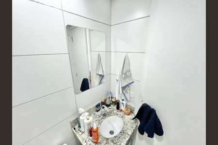Apartamento à venda com 72m², 3 quartos e 2 vagas Apartamento à venda com 72m², 3 quartos e 2 vagasBanheiro