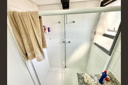 Apartamento à venda com 72m², 3 quartos e 2 vagas Apartamento à venda com 72m², 3 quartos e 2 vagasBanheiro da Suíte