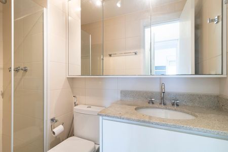 Apartamento à venda com 76m², 2 quartos e 2 vagas Apartamento à venda com 76m², 2 quartos e 2 vagasBanheiro da Suíte 1