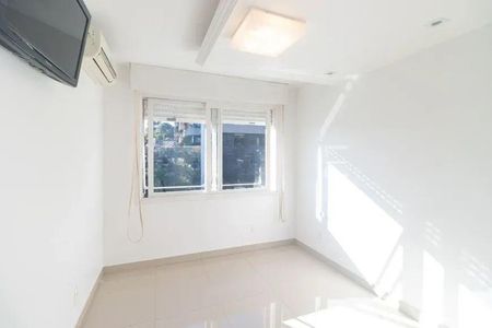 Quarto 1 de apartamento para alugar com 2 quartos, 230m² em São João, Porto Alegre