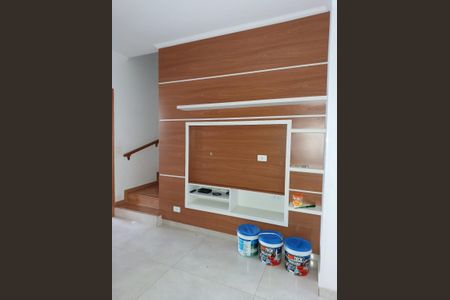 Sala de casa de condomínio para alugar com 2 quartos, 78m² em Jardim Petropolis, Cotia