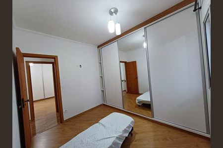 Quarto de casa de condomínio para alugar com 2 quartos, 78m² em Jardim Petropolis, Cotia