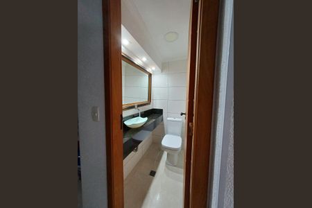 Banheiro de casa de condomínio para alugar com 2 quartos, 78m² em Jardim Petropolis, Cotia