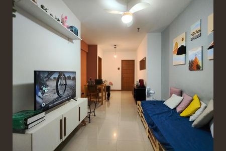 Apartamento à venda com 75m², 2 quartos e 1 vagaSala