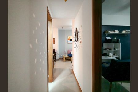 Apartamento à venda com 75m², 2 quartos e 1 vagaCorredor
