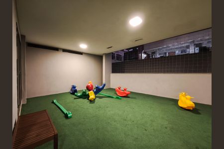 Apartamento à venda com 75m², 2 quartos e 1 vagaÁrea comum - Playground