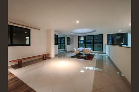 Apartamento à venda com 75m², 2 quartos e 1 vagaFachada e portaria