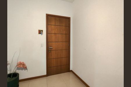 Apartamento à venda com 75m², 2 quartos e 1 vagaEntrada