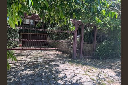 Casa à venda com 212m², 3 quartos e 4 vagasFoto 02