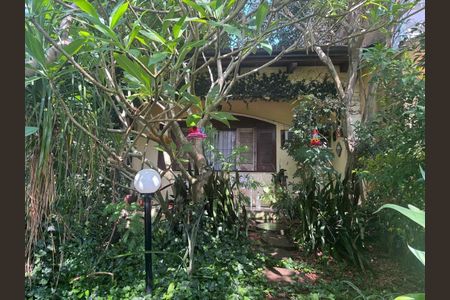 Casa à venda com 212m², 3 quartos e 4 vagasFoto 01