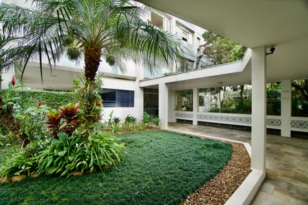 Apartamento à venda com 81m², 3 quartos e sem vaga Apartamento à venda com 81m², 3 quartos e sem vagaEntrada Bloco