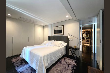 Apartamento à venda com 202m², 2 quartos e 3 vagasSuíte 2