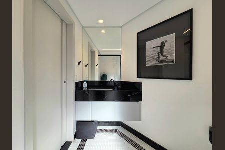 Apartamento à venda com 202m², 2 quartos e 3 vagasBanheiro da Suíte 2