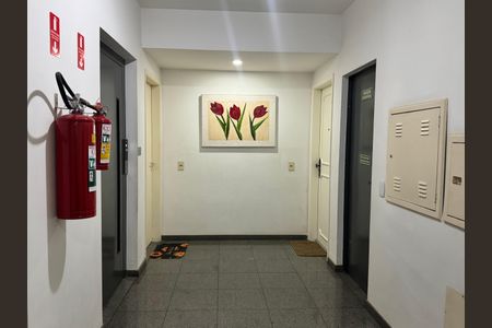 Apartamento à venda com 75m², 1 quarto e 2 vagas Apartamento à venda com 75m², 1 quarto e 2 vagasHall de entrada