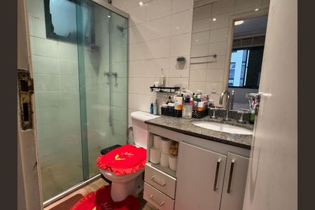 Apartamento à venda com 75m², 1 quarto e 2 vagas Apartamento à venda com 75m², 1 quarto e 2 vagasBanheiro Suite