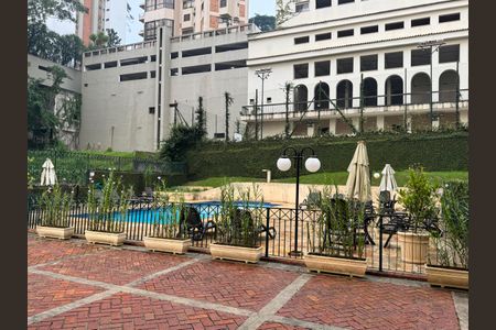 Apartamento à venda com 75m², 1 quarto e 2 vagas Apartamento à venda com 75m², 1 quarto e 2 vagasÁrea comum - Piscina