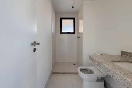 Apartamento à venda com 146m², 3 quartos e 2 vagasBanheiro da Suíte 2