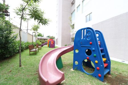 Apartamento à venda com 42m², 2 quartos e sem vagaÁrea comum - Playground