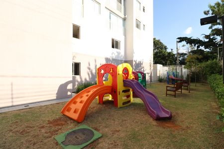 Apartamento à venda com 42m², 2 quartos e sem vagaÁrea comum - Playground