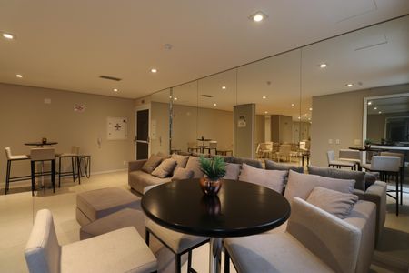 Apartamento à venda com 42m², 2 quartos e sem vagaÁrea comum - Salão de festas