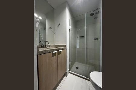 Banheiro de apartamento à venda com 1 quarto, 21m² em Jardim das Bandeiras, São Paulo