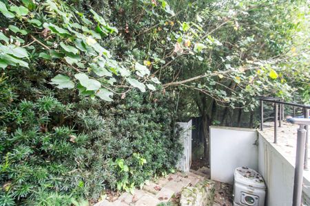 Casa de condomínio à venda com 1880m², 5 quartos e 4 vagas Casa de condomínio à venda com 1880m², 5 quartos e 4 vagasCorredor