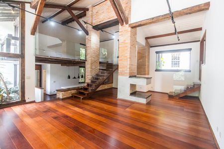 Casa de condomínio à venda com 1880m², 5 quartos e 4 vagas Casa de condomínio à venda com 1880m², 5 quartos e 4 vagasSala