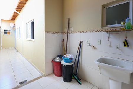 Casa para alugar com 100m², 3 quartos e 2 vagas Casa para alugar com 100m², 3 quartos e 2 vagasLavanderia