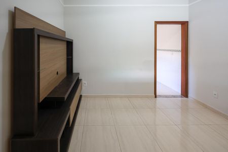 Casa para alugar com 100m², 3 quartos e 2 vagas Casa para alugar com 100m², 3 quartos e 2 vagasSala